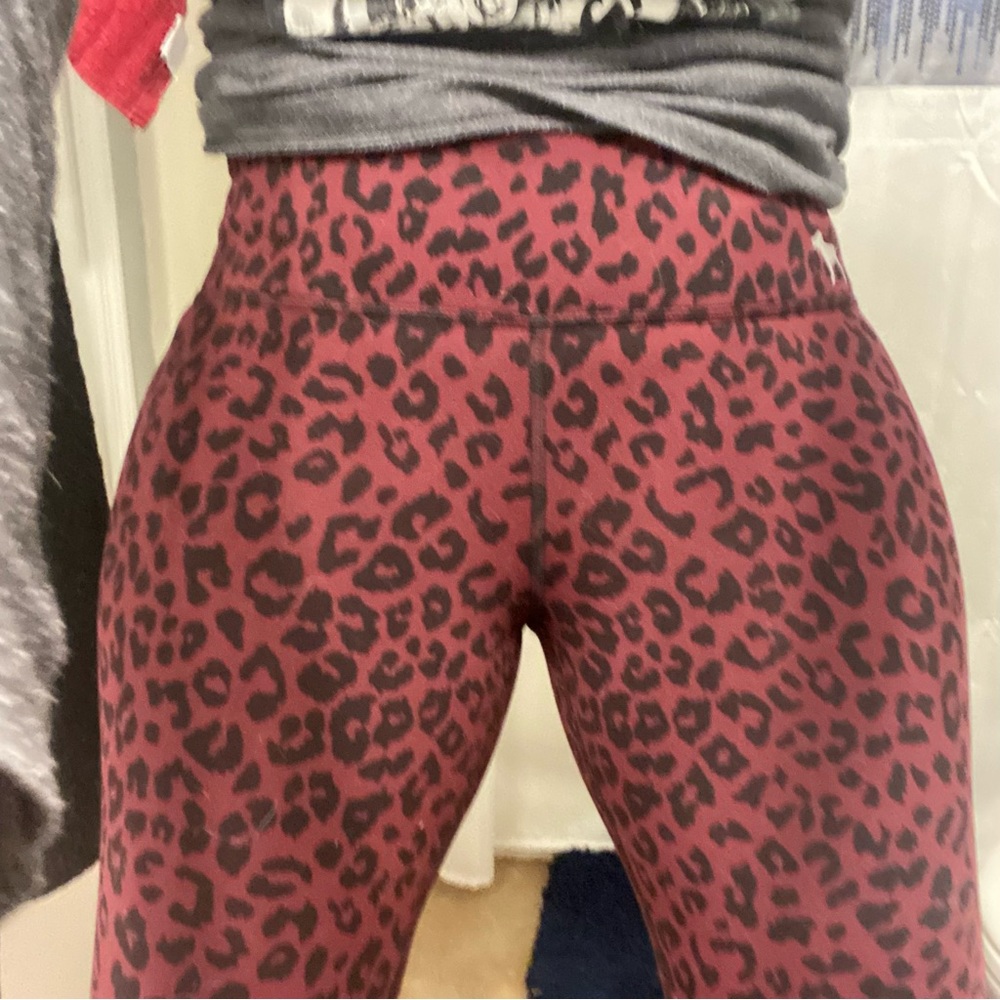 PINK Victoria’s Secret yoga leggings